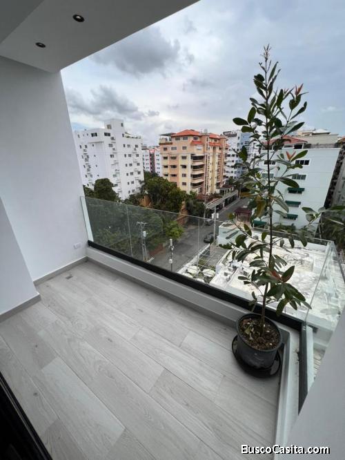 Alquilo apartamento en Evaristo Morales vacio.