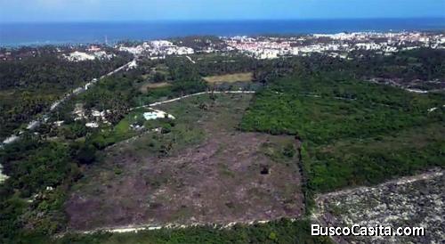 PUNTA CANA - EL CORTECITO: TERRENO CERCA DE LA PLAYA.