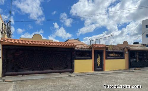 Venta De Casa De Oportunidad En San Isidro S.d.e; Idi: 134584