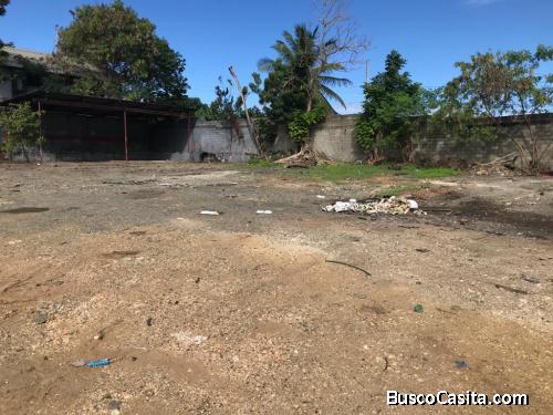 VENDO Solar  de 4,603 Mts.2 en  la misma Av. Monumental PROXIMO A LOS BOMBEROS en Los Girasoles