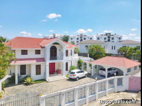 Casa En Venta En Cerro Hermoso, Santiago , R.d; Idi: 138004