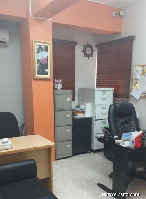 Edificio Comercial En El Centro Colonial De Santiago; Idi: 112659