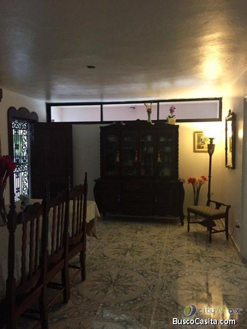 Se Vende Hermosa Casa, En Los Colegios Santiago; Idi: 93102