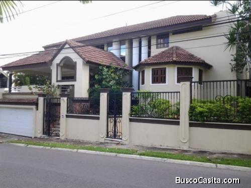 Casa En Venta Y Renta En La Urbanización Casilda Gurabo; Idi: 30492