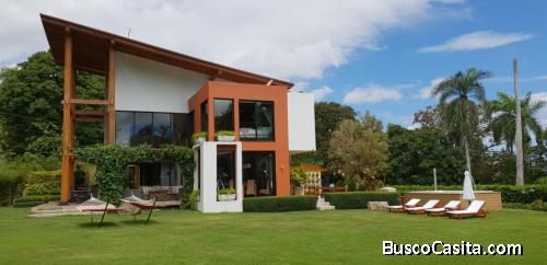 VILLA MODERNA DE VENTA EN JARABACOA