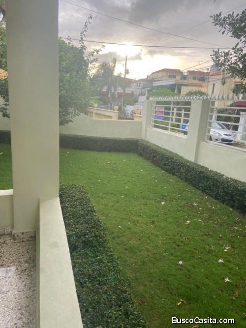 Casa En Alquiler  Uso Comercial En La Av, Independencia; Idi: 138327