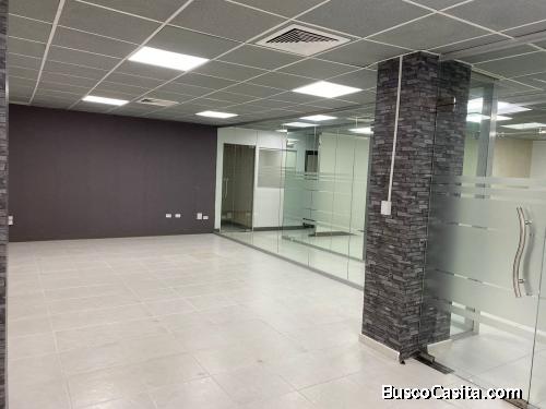 Local Comercial en Edificio Corporativo en Alquiler en Evaristo Morales