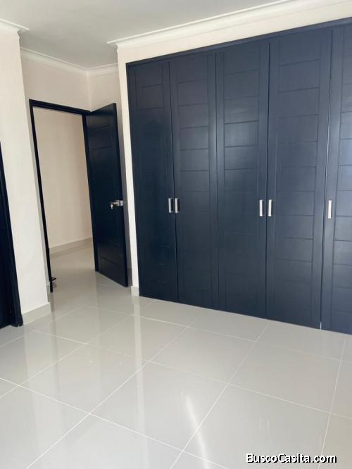 Venta de Apto Listo para entregar  EN LAS CAYENAS en AUTOPISTA SAN ISIDRO 751