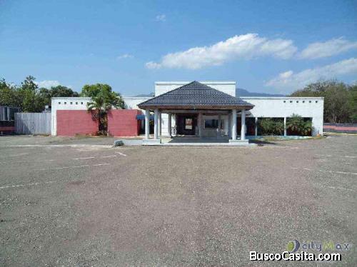 Vendo Excelente Local Comercial Amueblado En Santiago; Idi: 30067