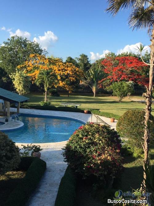 Casa Vacacional En Venta Con Piscina En Guayacanes; Idi: 96052