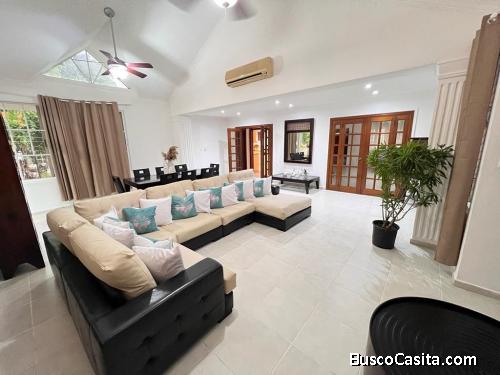 Villa en Alquiler en Metro Country Club     	