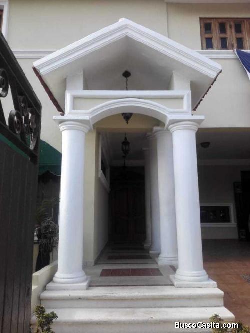 Casa Alquiler Solo Familiar En  Las Praderas ; Idi: 94488