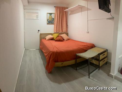 Alquilo cómodo aparta estudio amueblado y recién remodelado