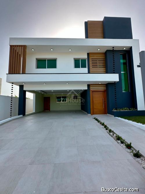Casa moderna con piscina en venta en Santiago WPC18