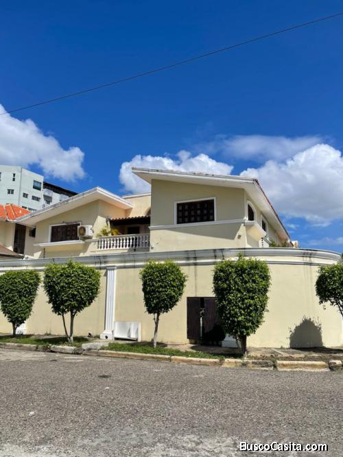 Casa Alquiler Solo Familiar En  Las Praderas ; Idi: 94488
