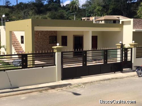CASA CON PISCINA DE VENTA EN JARABACOA