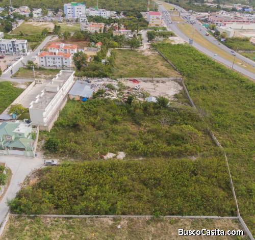 Solar En Venta Con Uso Comercial O Residencial Bavaro; Idi: 139860