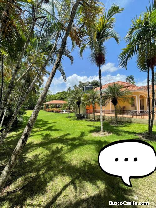 VILLA CON AMPLIO TERENO DE VENTA EN BONAO
