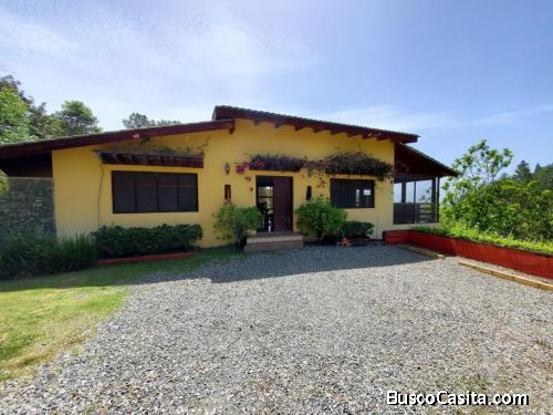 VILLA CON AMPLIO TERENO DE VENTA EN JARABACOA