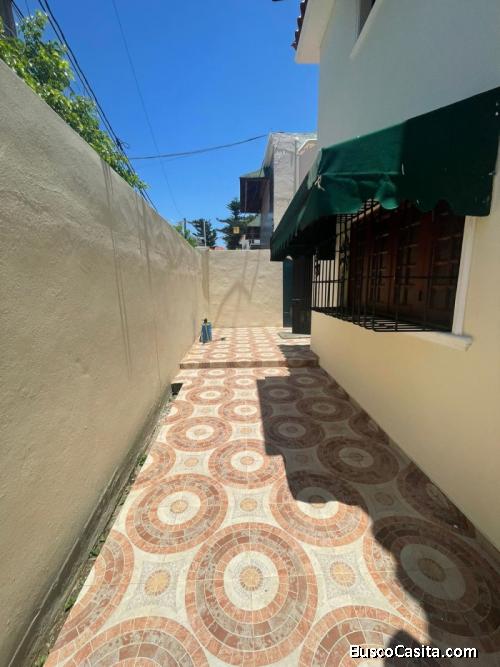 Casa En Alquiler El Millón Ideal  Para Vivir U Oficina; Idi: 116823