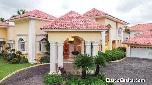 Altos Arroyo Hondo II, magnifica propiedad de 2,506.56 mt2 solar y 1121mt2 de construccion, 
