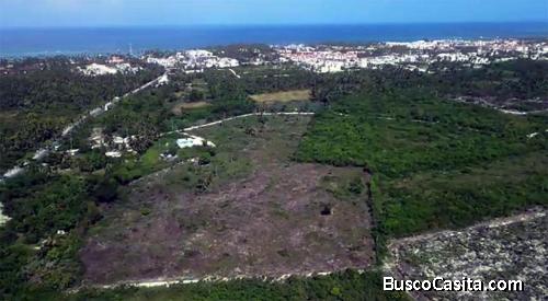 PUNTA CANA - EL CORTECITO: TERRENO CERCA DE LA PLAYA.