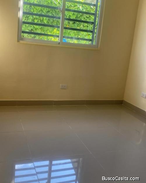 residencial monumental A 500 metro de la Av rep de Colombia lo rento  Apto piso uno 80 metro tipo F 