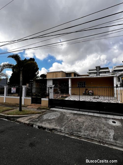 Amplia Casa Comercial En Alquiler En El Los Prados; Idi: 97977