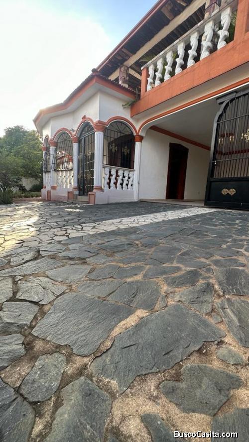 VILLA CON AMPLIO TERENO DE VENTA EN BONAO