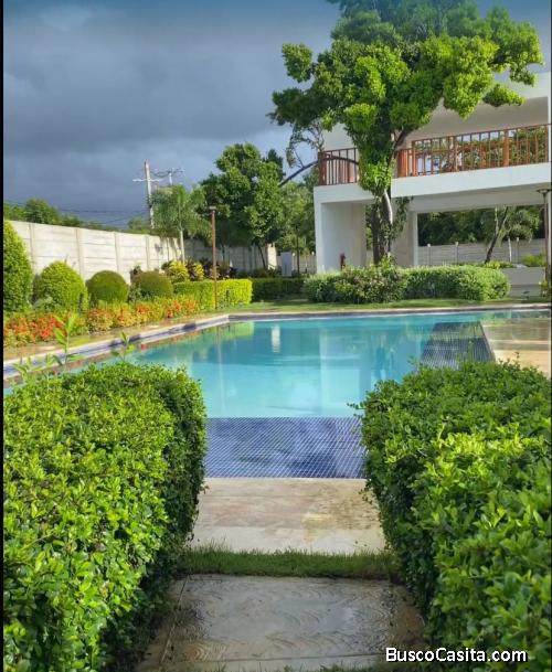 Se alquila villa en Residencial Primaveral