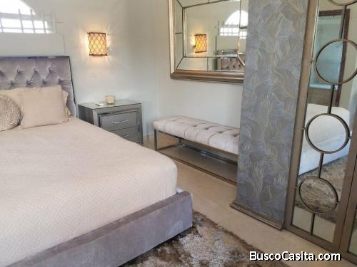 Apartamento Amueblado  en Alquiler en Lugar Estratégico del Distrito Nacional, A unos metros de Plaz