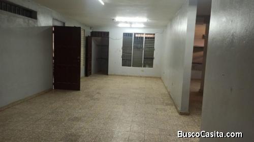 Casa Para Uso Comercial En Don Honorio ; Idi: 125916