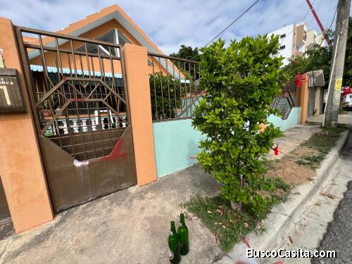 Venta de casa ubicada en el sector  los Alpes zona Santo Domingo Este próximo a la auto San Isidro-
