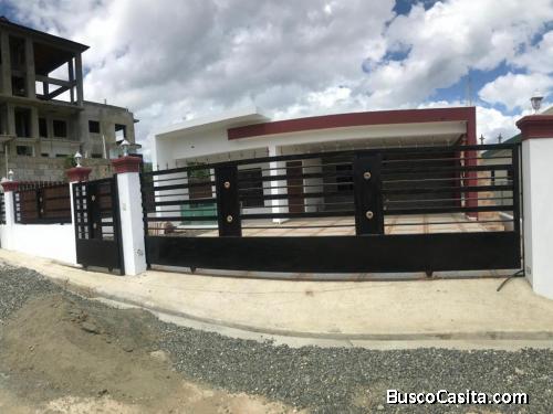 CASA CON PISCINA DE VENTA EN JARABACOA