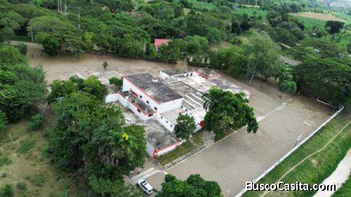 Venta O Alquiler  De Local Comercial En La Canela ; Idi: 142185