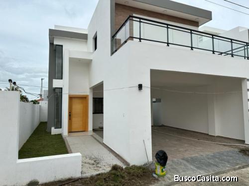 Casa En Venta En Brisas Oriental De 2 Niveles Y Terraza; Idi: 130636