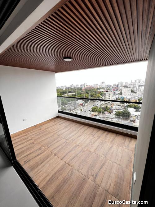 Alquilo Apartamento en naco piso 12 con vista al mar