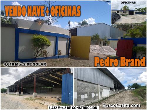 VENDO  2 NAVES de 1,432 Mts.2 Const.  en PEDRO BRAND,  solar de 4,616 Mts.2 en Los Trinitarios