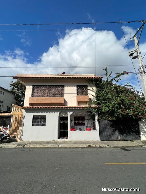 CASA DOBLE DE VENTA EN BONAO