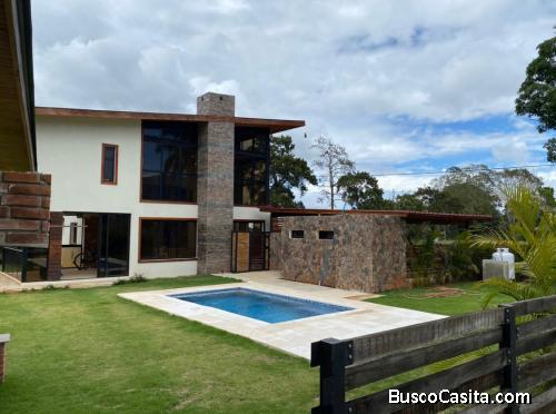 VILLA MODERNA DE VENTA EN JARABACOA