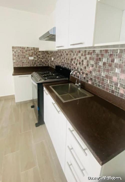 Apartamento 4 to piso en jardines III en alquiler con ascensor 