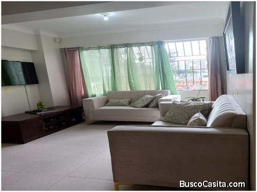 Vendo Excelente  Apto en la Esperilla, 102 Mts.2, 2 HABs., 3er. NIVEL, de Oportunidad