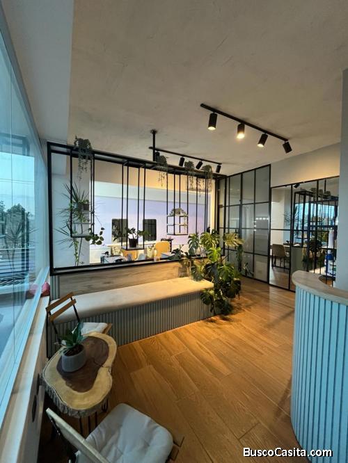 Punto Comercial Salón de Belleza en Venta en Los Prados