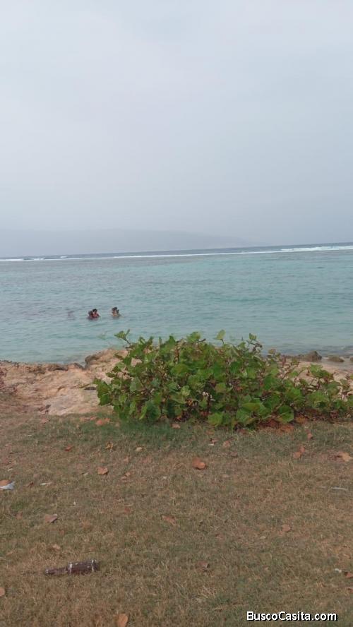 SOLAR FRENTE A LA PLAYA DE VENTA EN BARAHONA