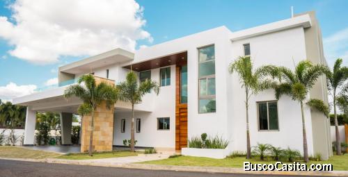 CASA LUXURY DE VENTA EN LA VEGA