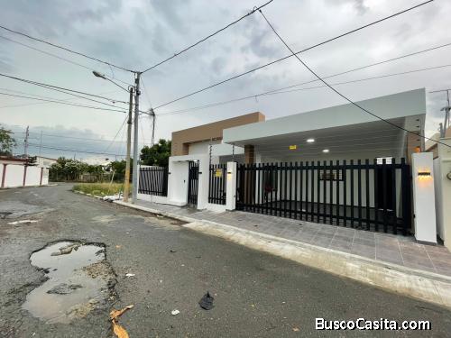 CASA MODERNA DE VENTA EN LA VEGA