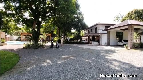 VILLA CON VISTA AL RIO DE VENTA EN BONAO