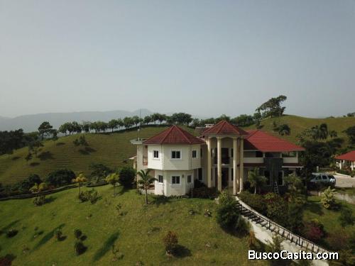 VILLA CON AMPLIO TERENO DE VENTA EN JARABACOA