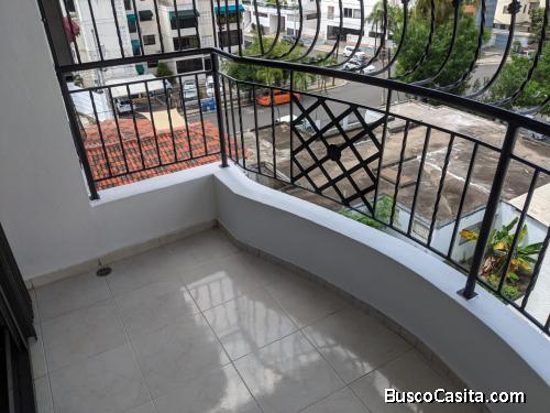 Apartamento cómodo en Alquiler en Evaristo Morales Amueblado