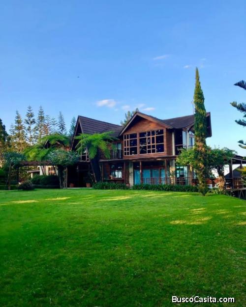VILLA DE LUJO DE VENTA EN JARABACOA